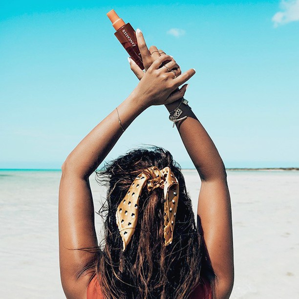 chica en la playa